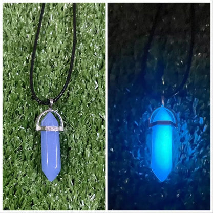 Colar De Pedra Hippie Quartzo Lua Natural Brilha No Escuro azul ou verde cordão preto ajustavel