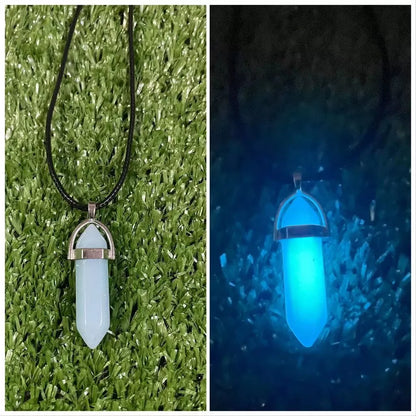 Colar De Pedra Hippie Quartzo Lua Natural Brilha No Escuro azul ou verde cordão preto ajustavel