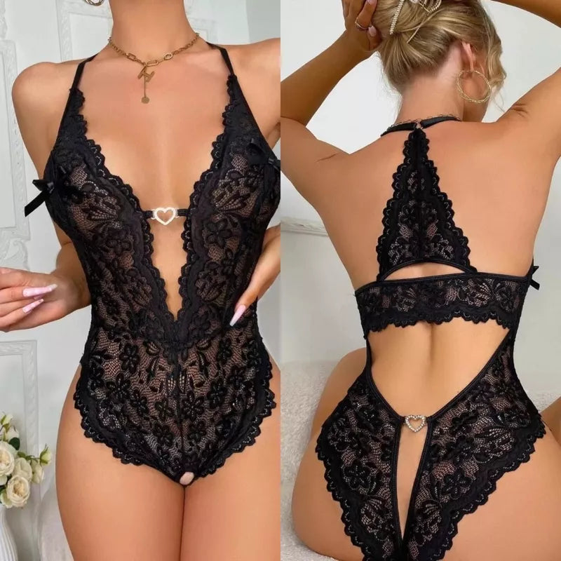 Bori Labella Body em renda Luxo com aberturas sensuais e pingente coração luxo