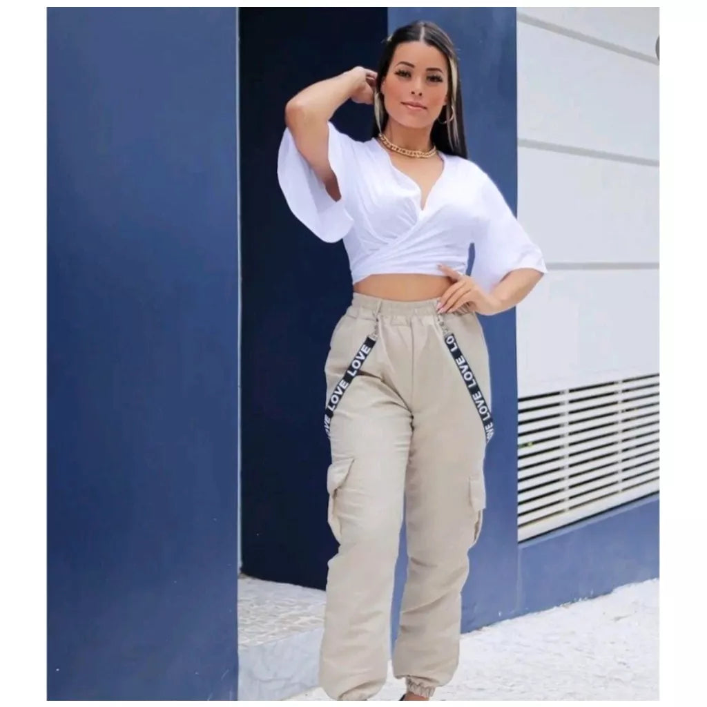 Calça Jogger Cargo Feminina Tactel com suspensório e bolsos Laterais