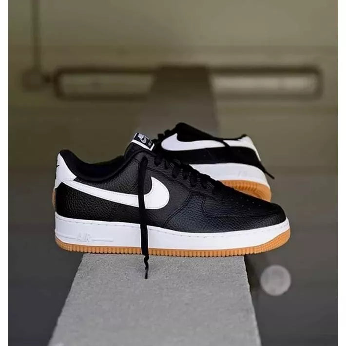 Tenis de Couro NK Preto Branco Masculino e Feminino Sola emborrachada