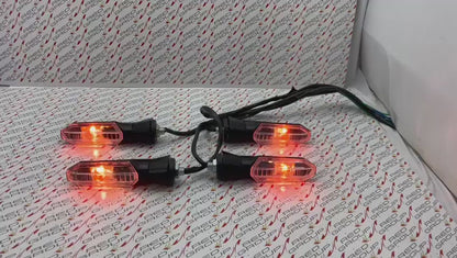 4 Piscas Moto Seta Honda Titan 125/150/Twister/Cb300/Yamaha Ybr/Factor/Suzuki Yes C/ Lampadas